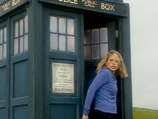 Rose Leaving the TARDIS